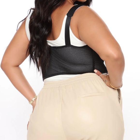 She's a stunner underwire corset - Picture 12 of 12